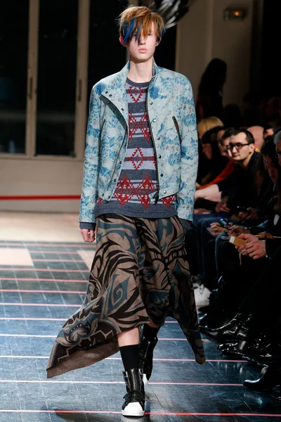 Look 4